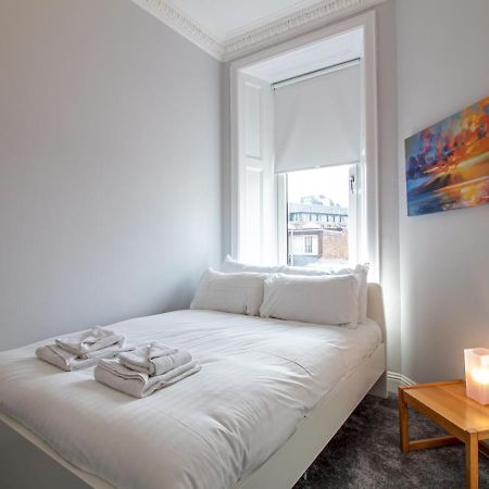Modern 1Br Apartment In Heart Of West End กลาสโกว์ ภายนอก รูปภาพ