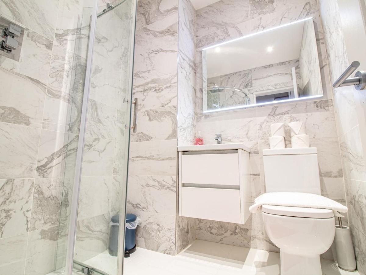 Modern 1Br Apartment In Heart Of West End กลาสโกว์ ภายนอก รูปภาพ
