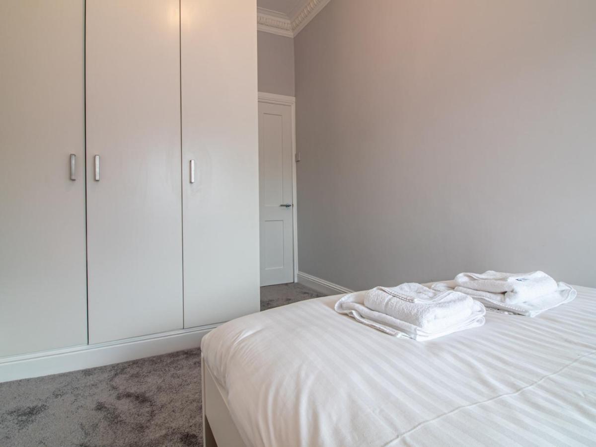 Modern 1Br Apartment In Heart Of West End กลาสโกว์ ภายนอก รูปภาพ